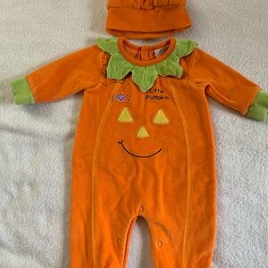 “Used baby Pumpkin Costume-Cute & Comfy for Halloween “(3-4 M)
